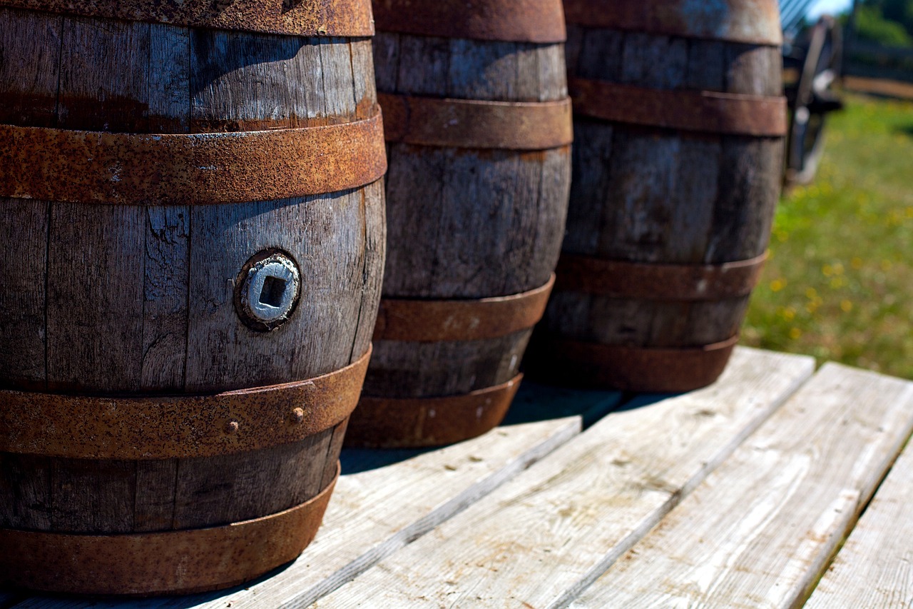 Build a Wooden Wine Bar: Do It Yourself